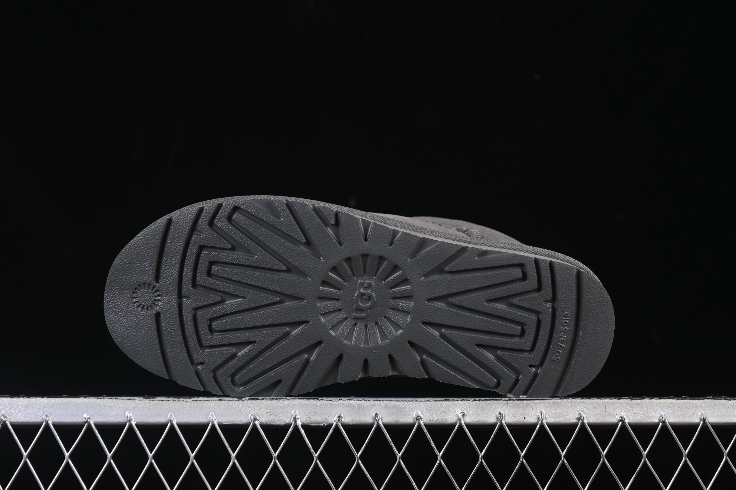 UGG Classic Ultra Mini Grey - immagine 3