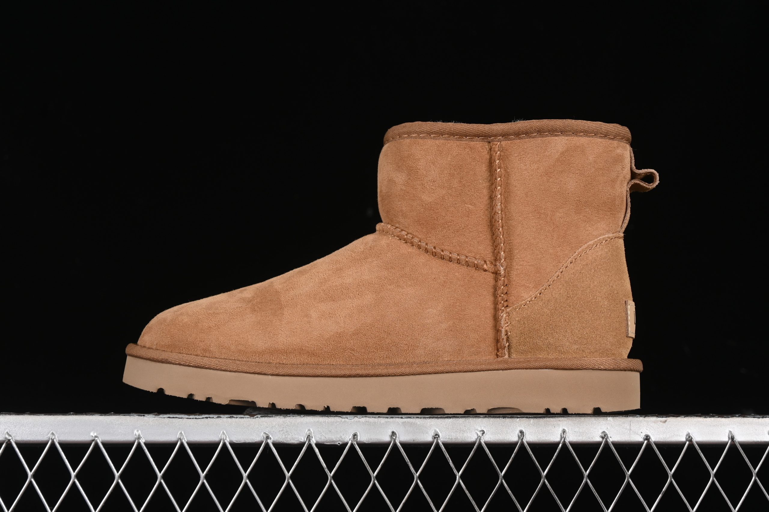 UGG Classic Ultra Mini II Chestnut - immagine 2