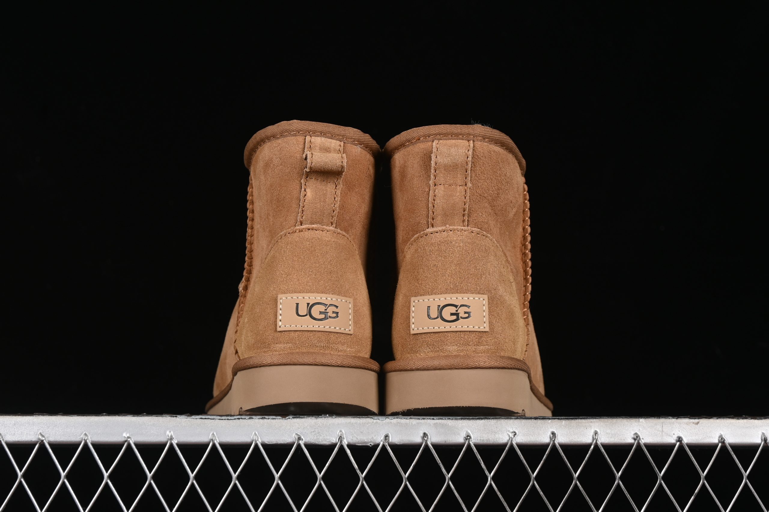 UGG Classic Ultra Mini II Chestnut - immagine 4