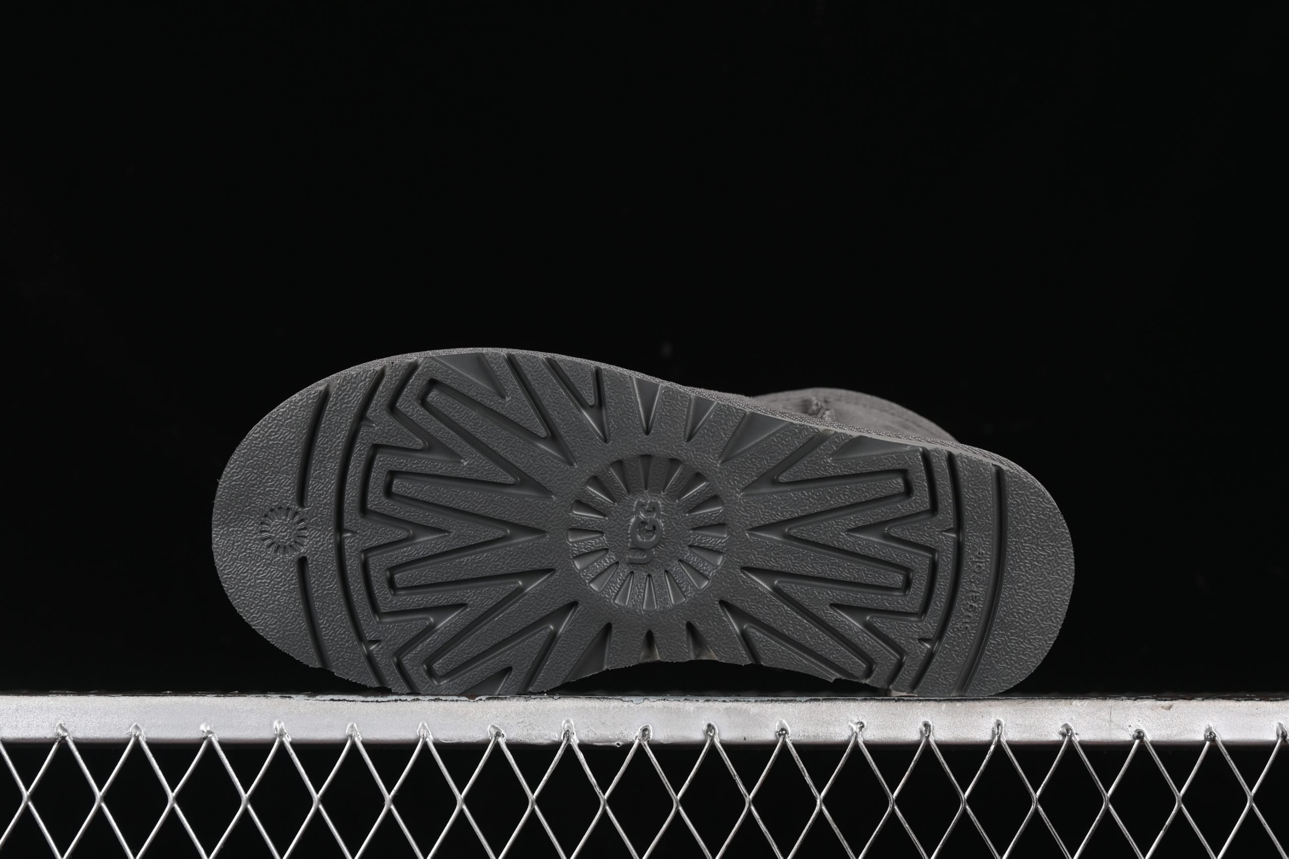 UGG Classic Ultra Mini II Grey - immagine 3
