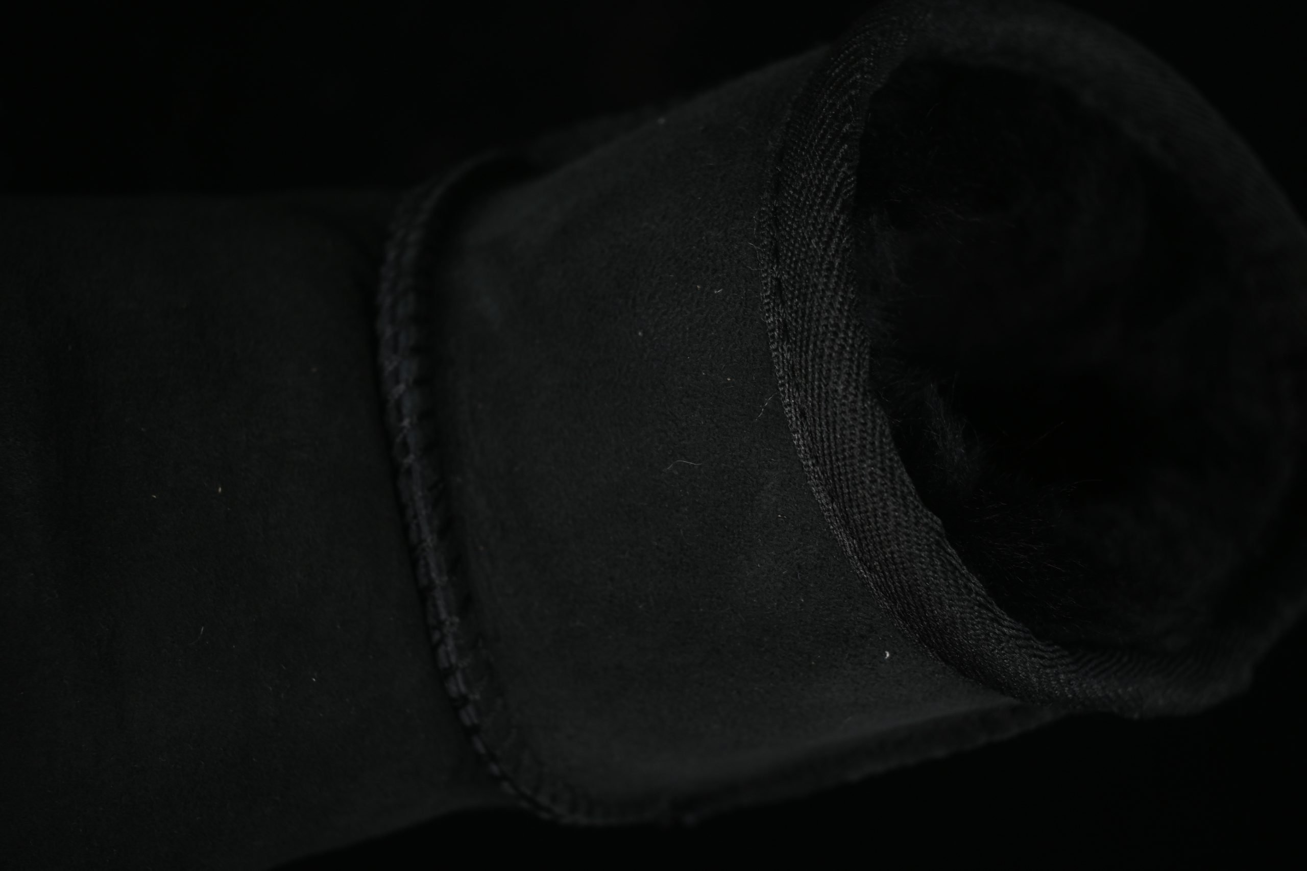 UGG Classic Ultra Mini II Triple Black - immagine 7