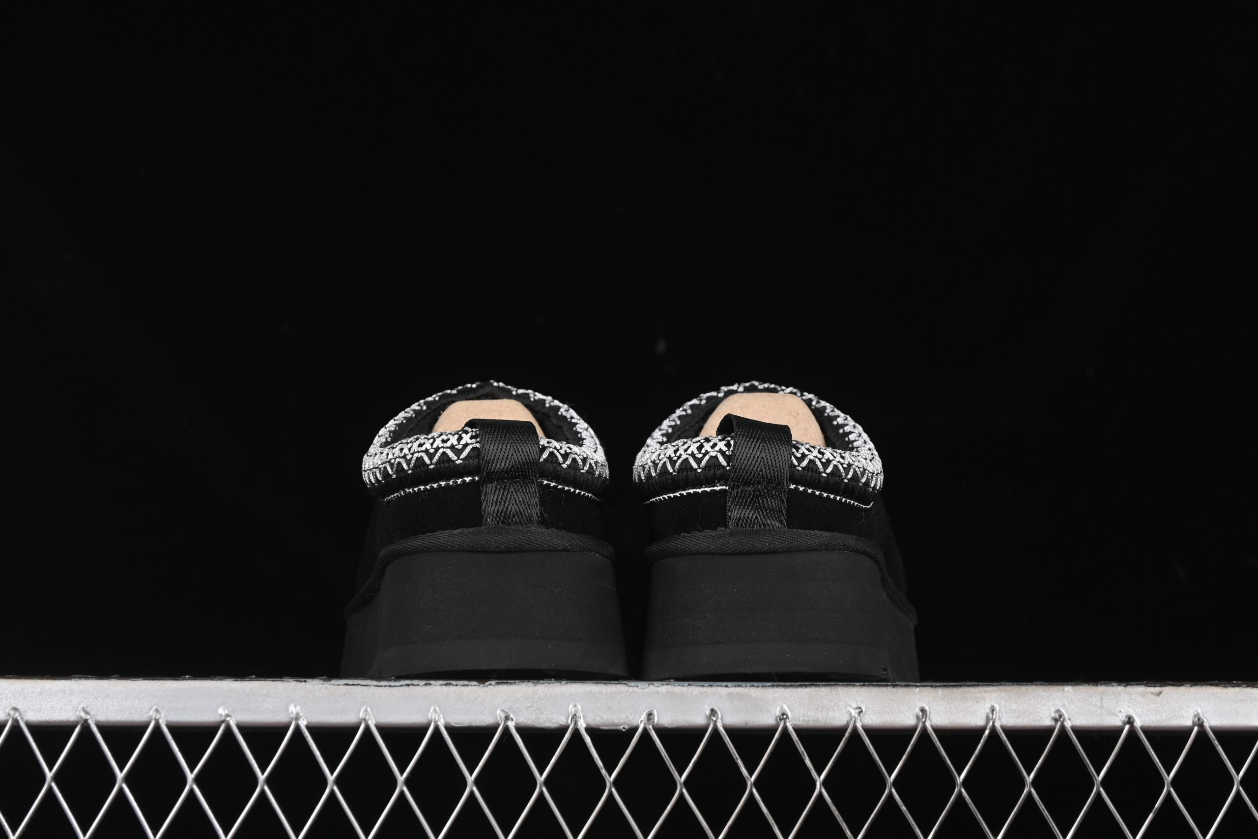 UGG Tazz Platform Black - immagine 4