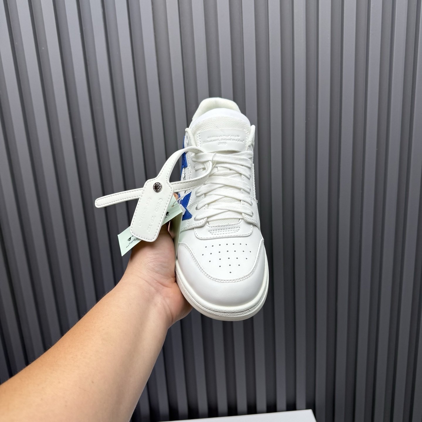 Off-White Out Of Office Animation - immagine 4