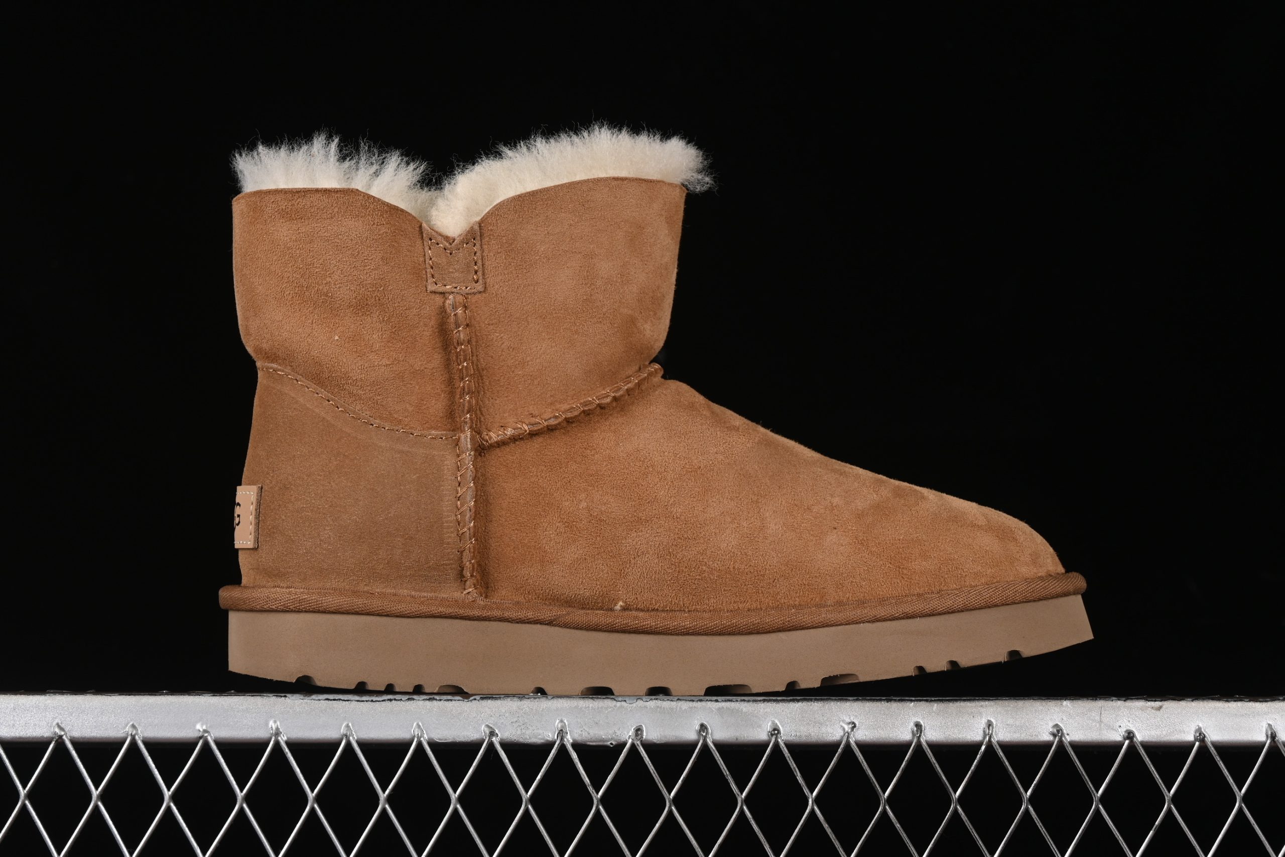 UGG Mini Bailey Button II Chestnut - immagine 3