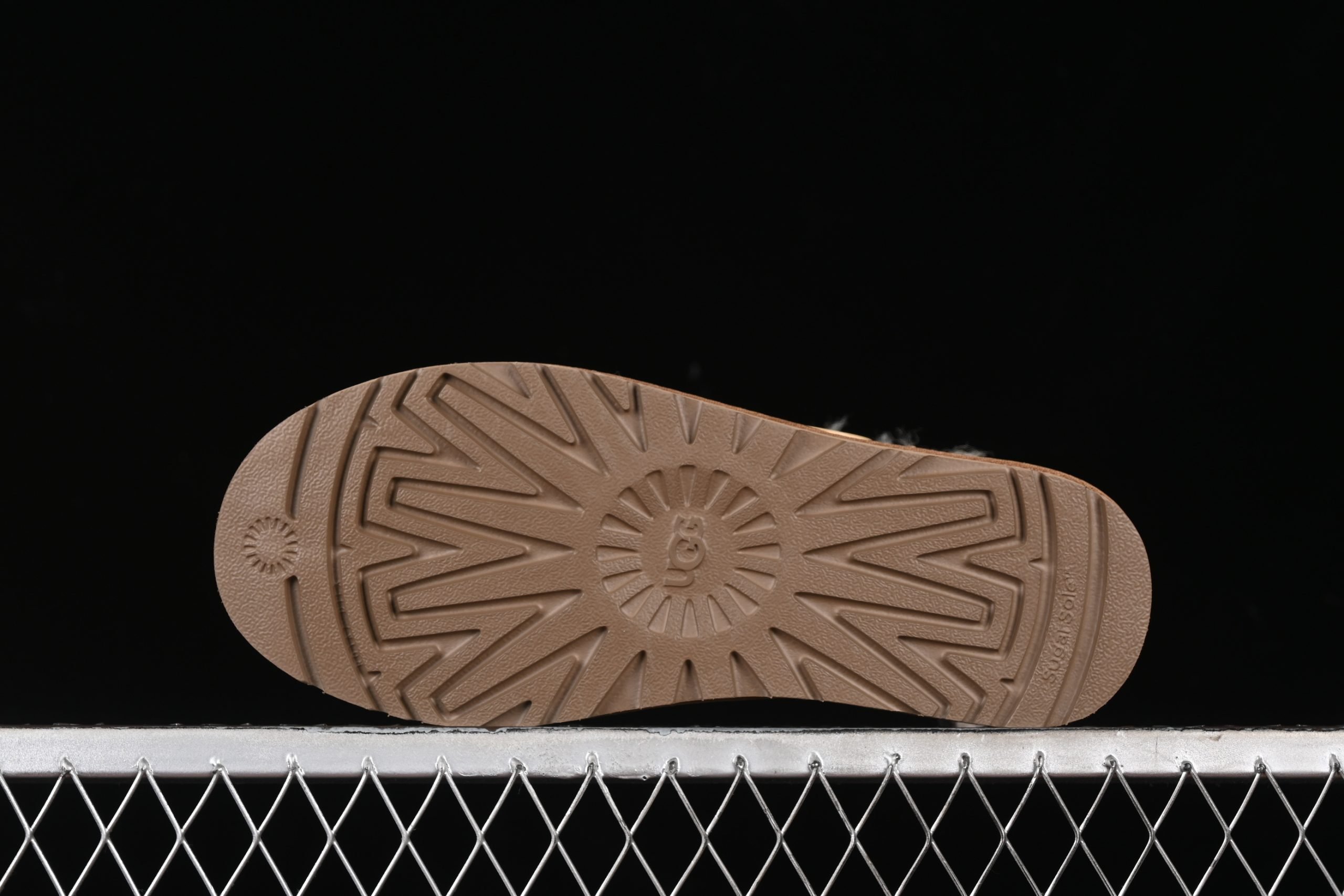 UGG Mini Bailey Button II Chestnut - immagine 4