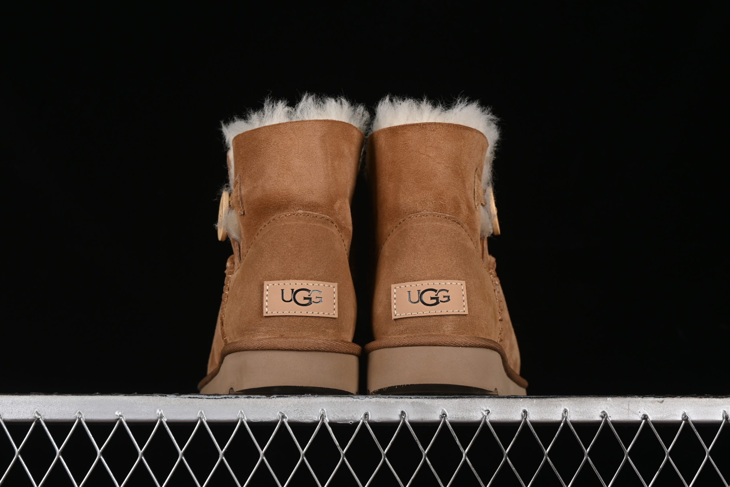 UGG Mini Bailey Button II Chestnut - immagine 5