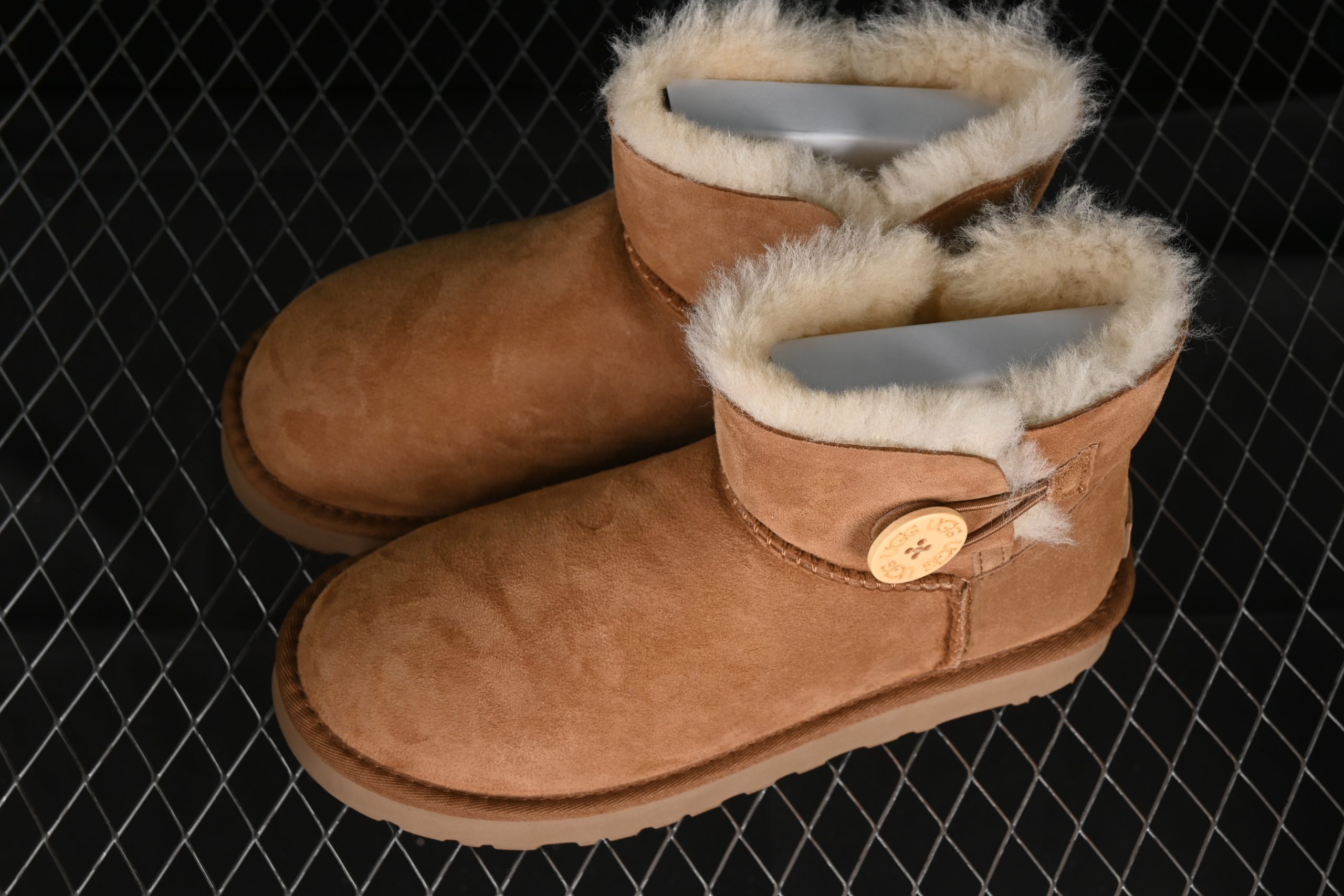 UGG Mini Bailey Button II Chestnut - immagine 7