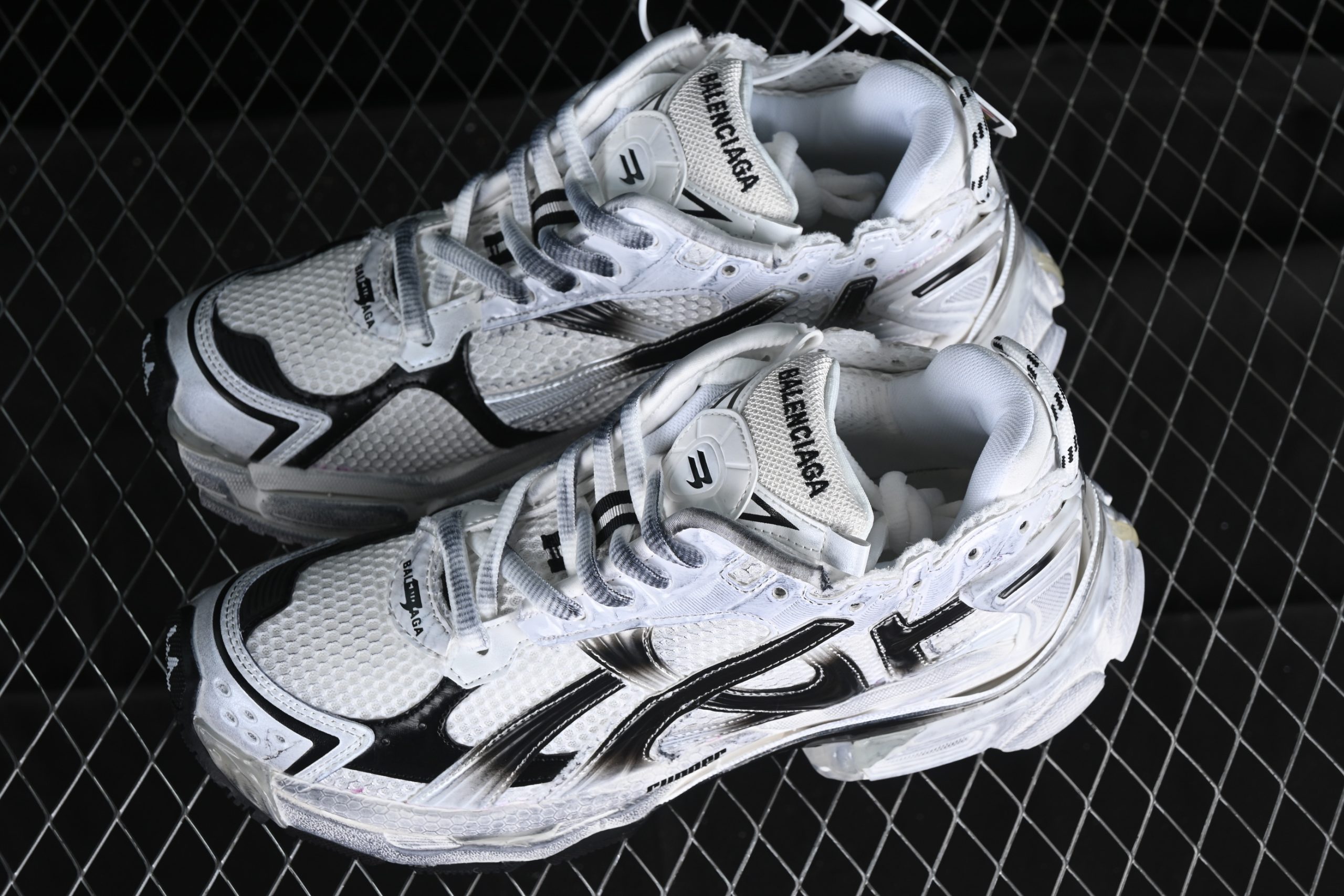 Balenciaga Runner Gardient White Black - immagine 7