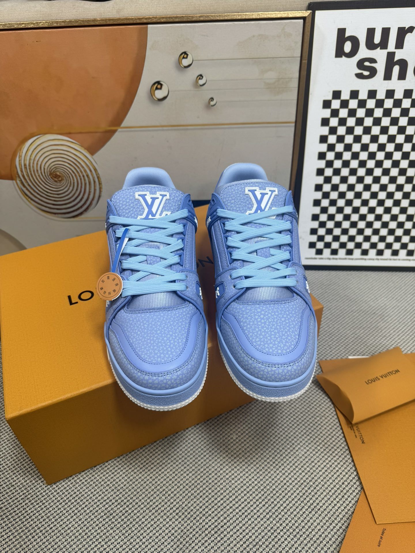 LV Trainer Light Blue White - immagine 4