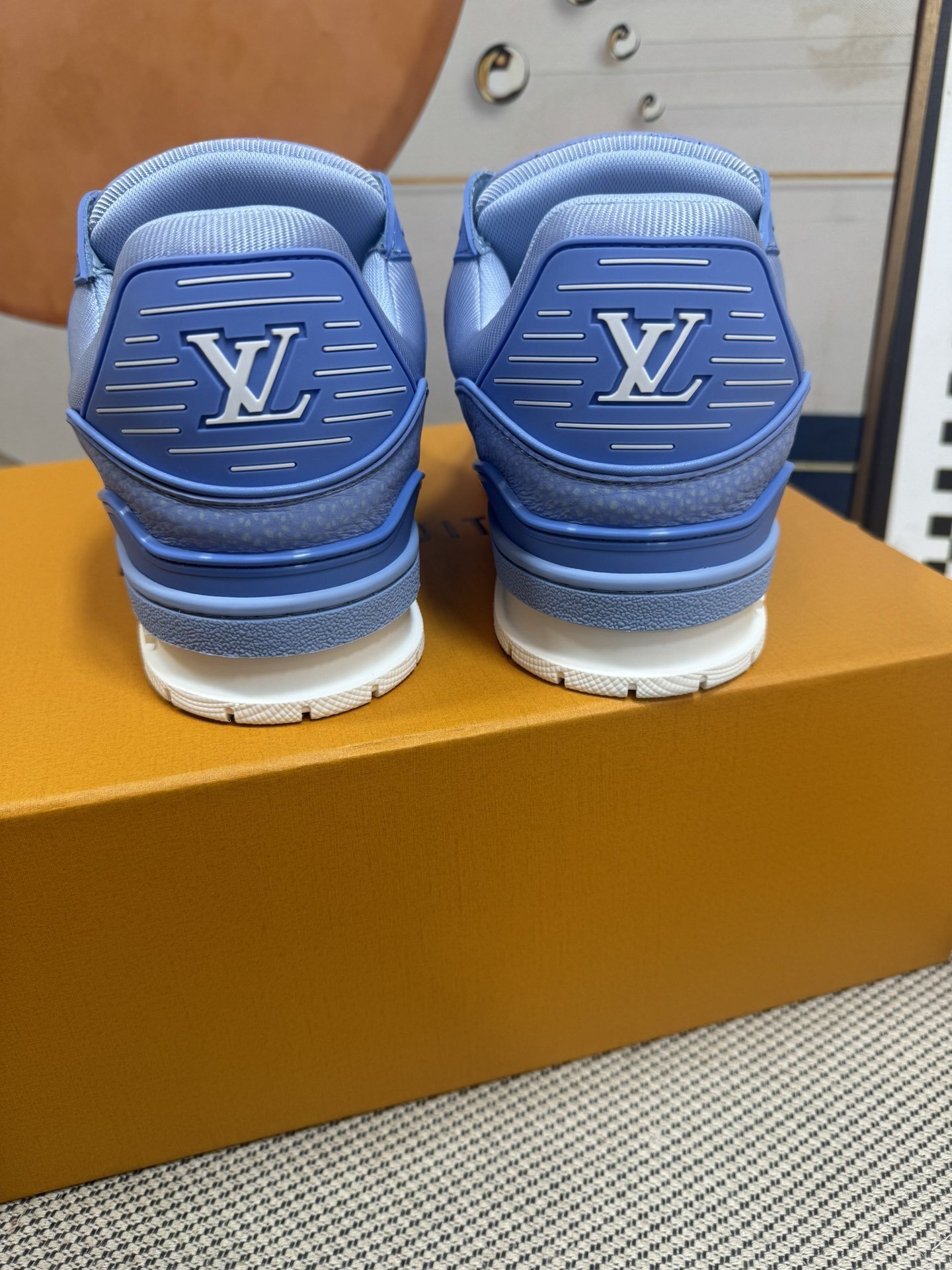 LV Trainer Light Blue White - immagine 5