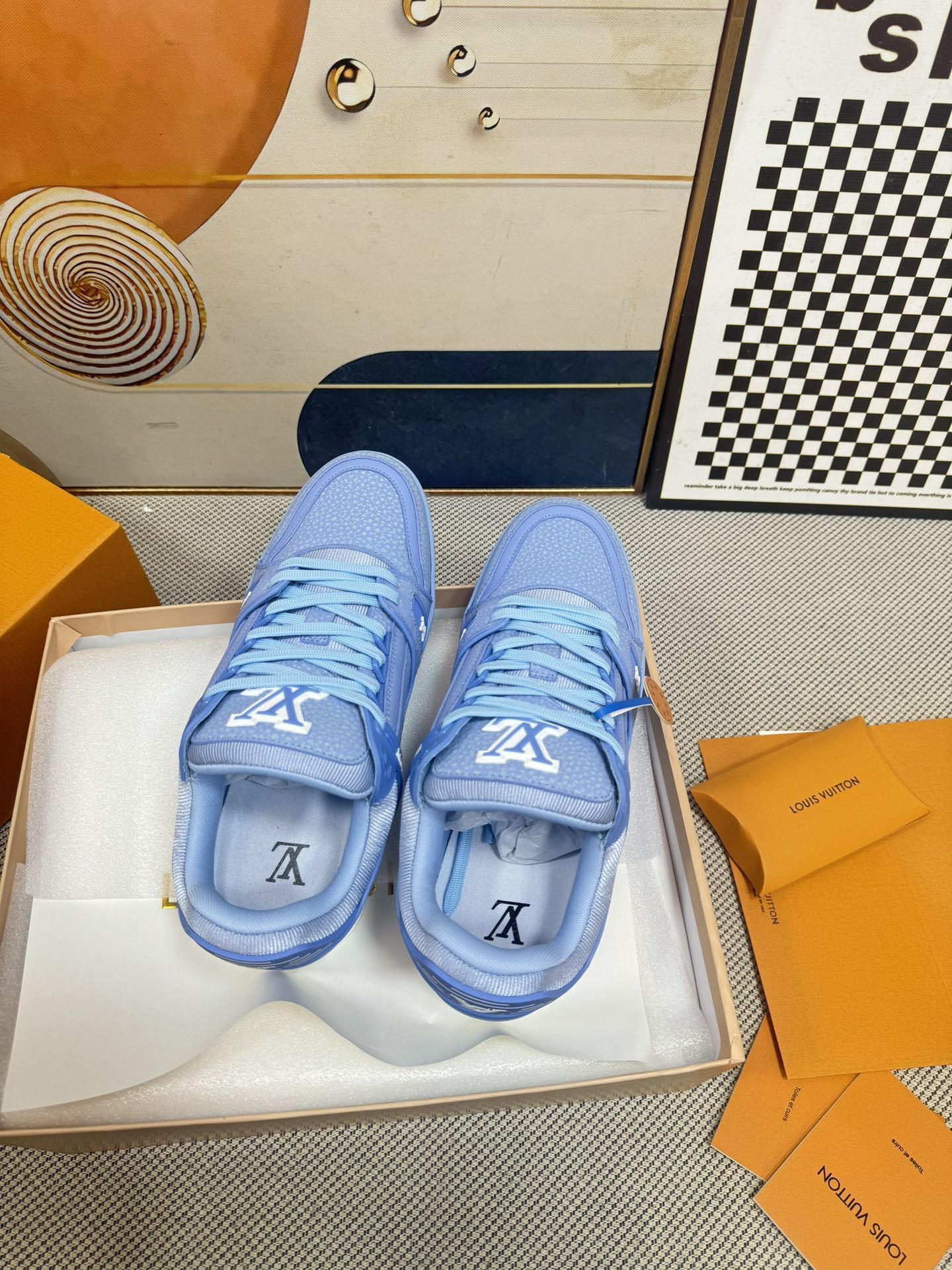 LV Trainer Light Blue White - immagine 6