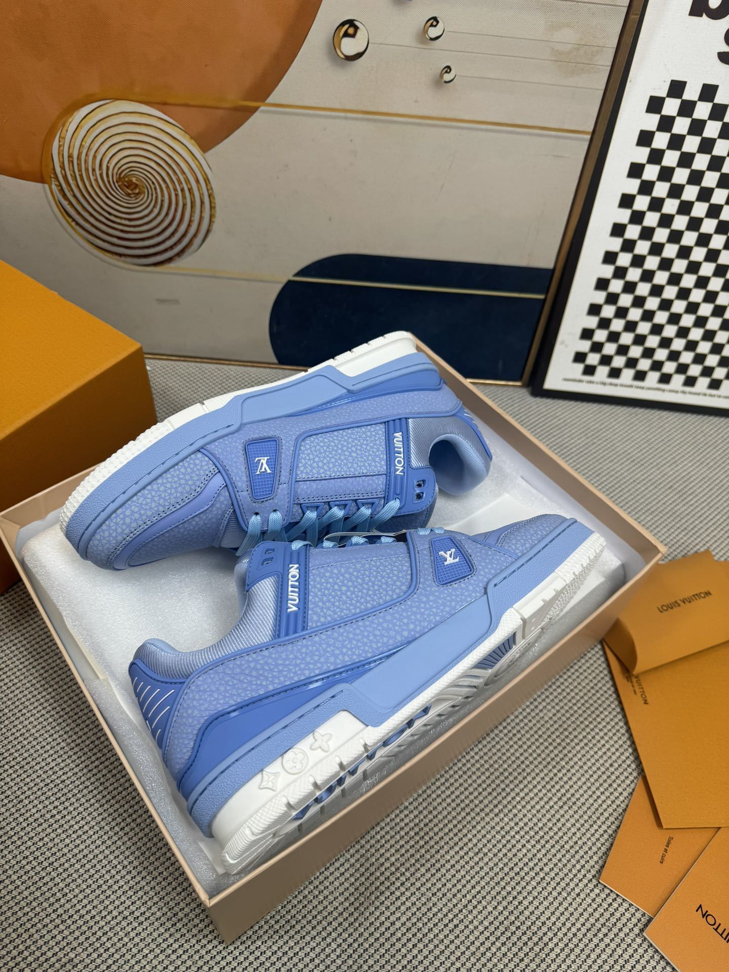 LV Trainer Light Blue White - immagine 7