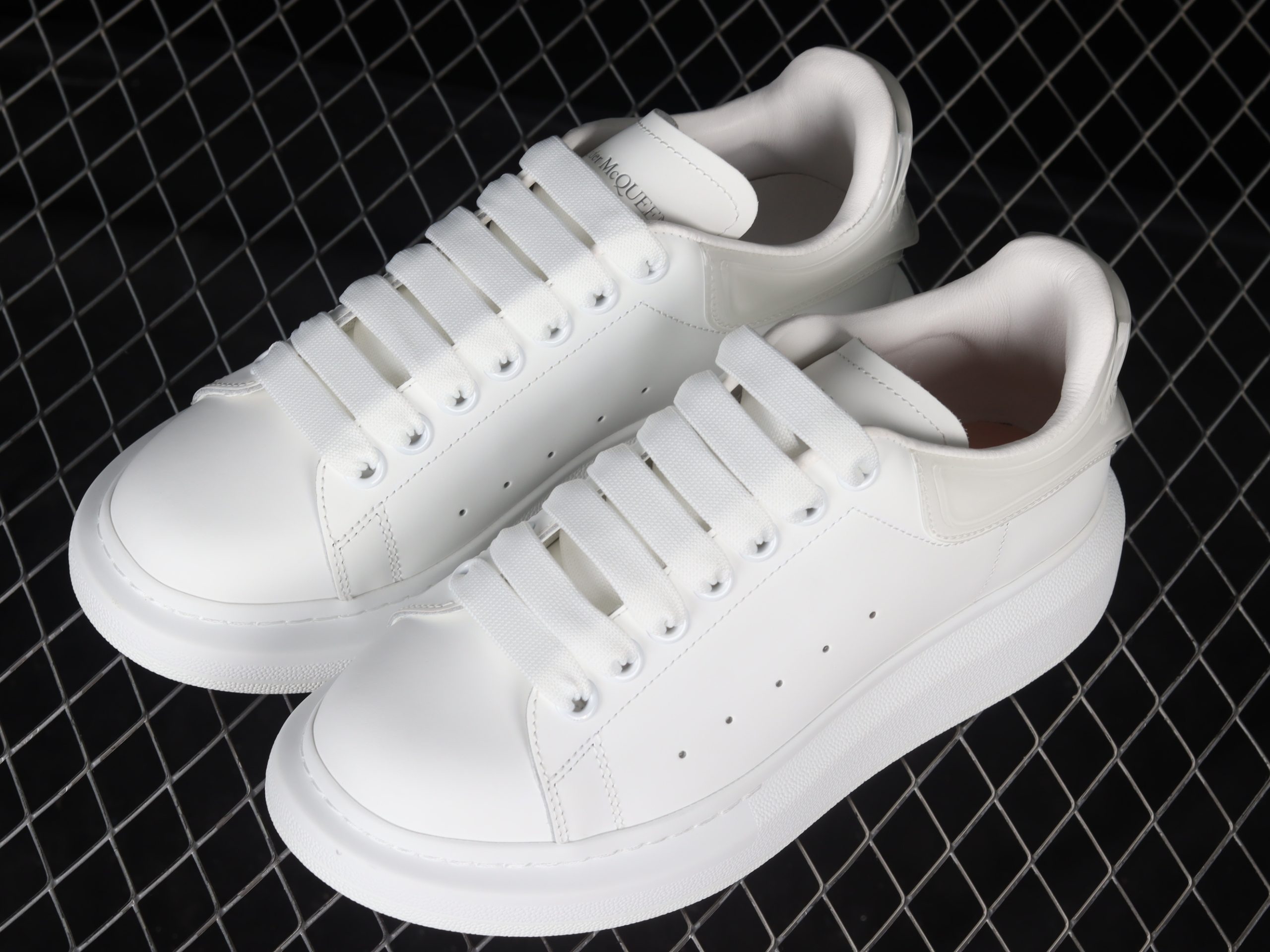 McQueen Oversized Bianco Traslucido - immagine 7