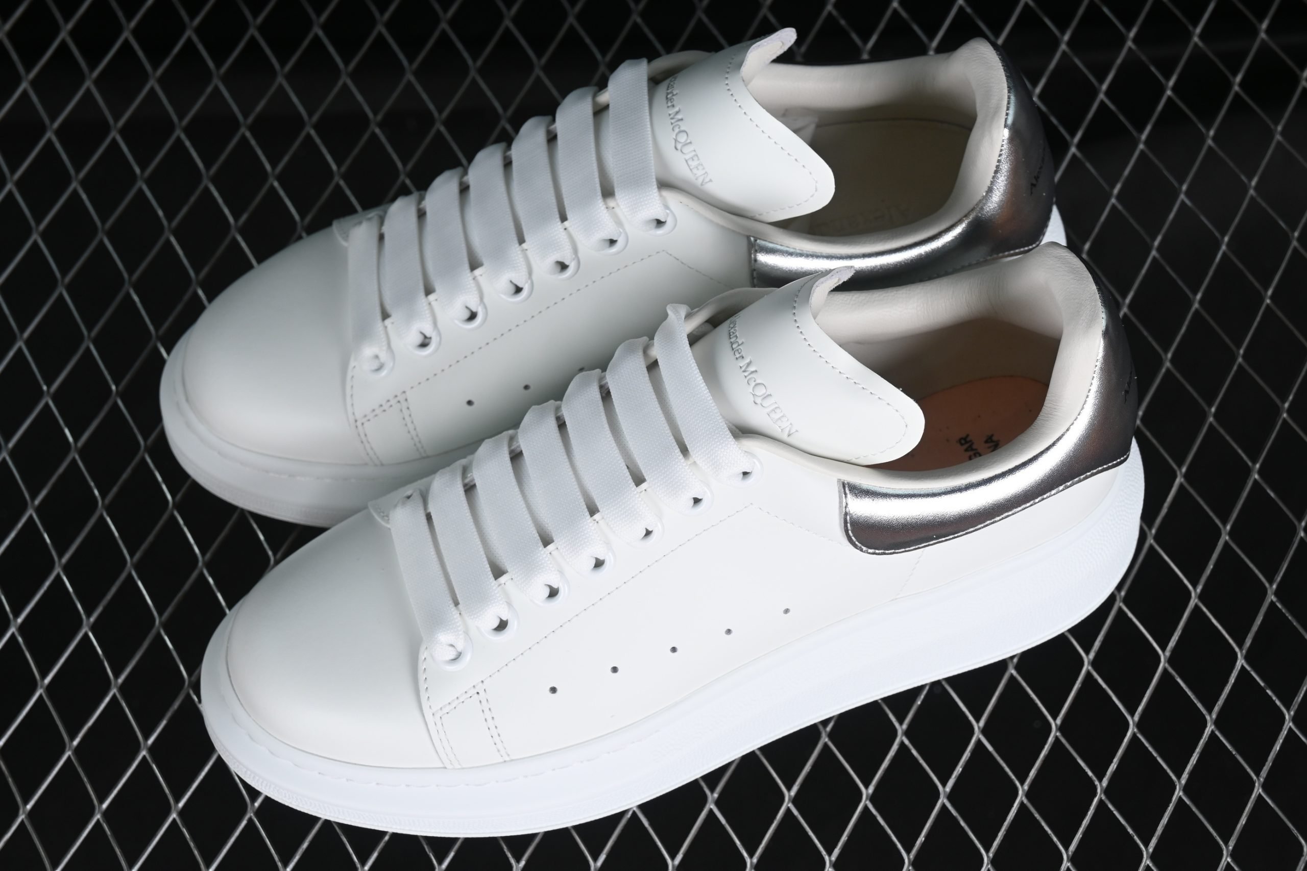McQueen Oversized Bianco Platino - immagine 6