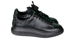 McQueen Black Sneaker con Tallone Crystal