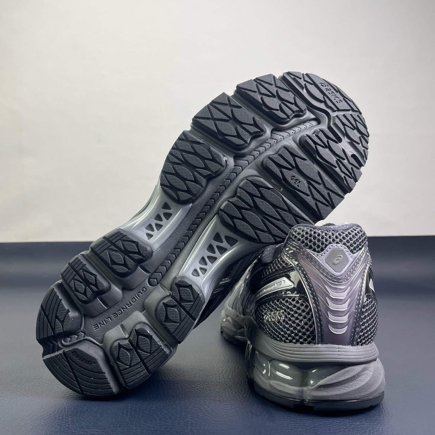 ASICS Gel-Kayano 12.1 Kith Tornado Pure Silver - immagine 5