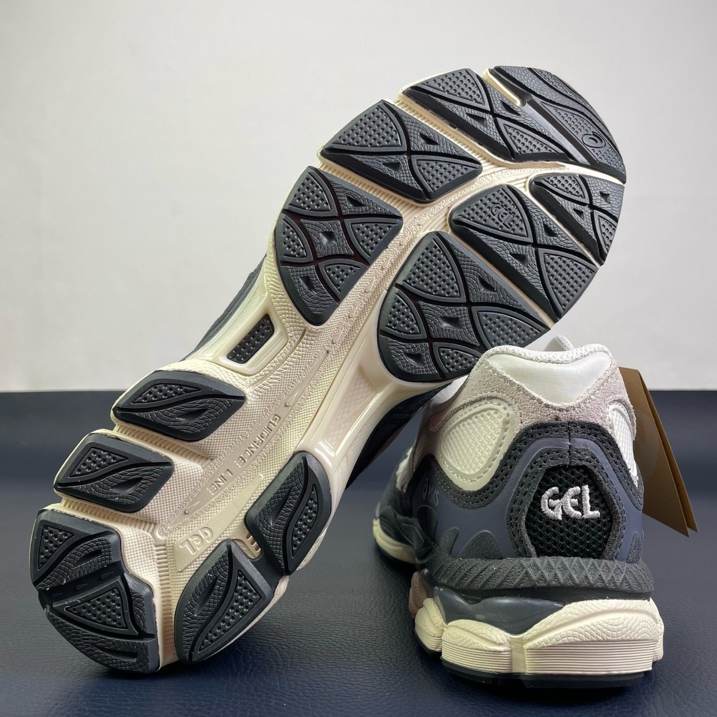 ASICS Gel-NYC White Smoke Grey - immagine 4