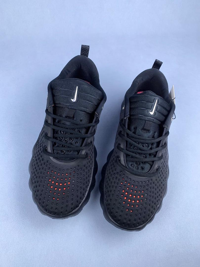 Nike Mind 002 “Black/Hyper Crimson” - immagine 2