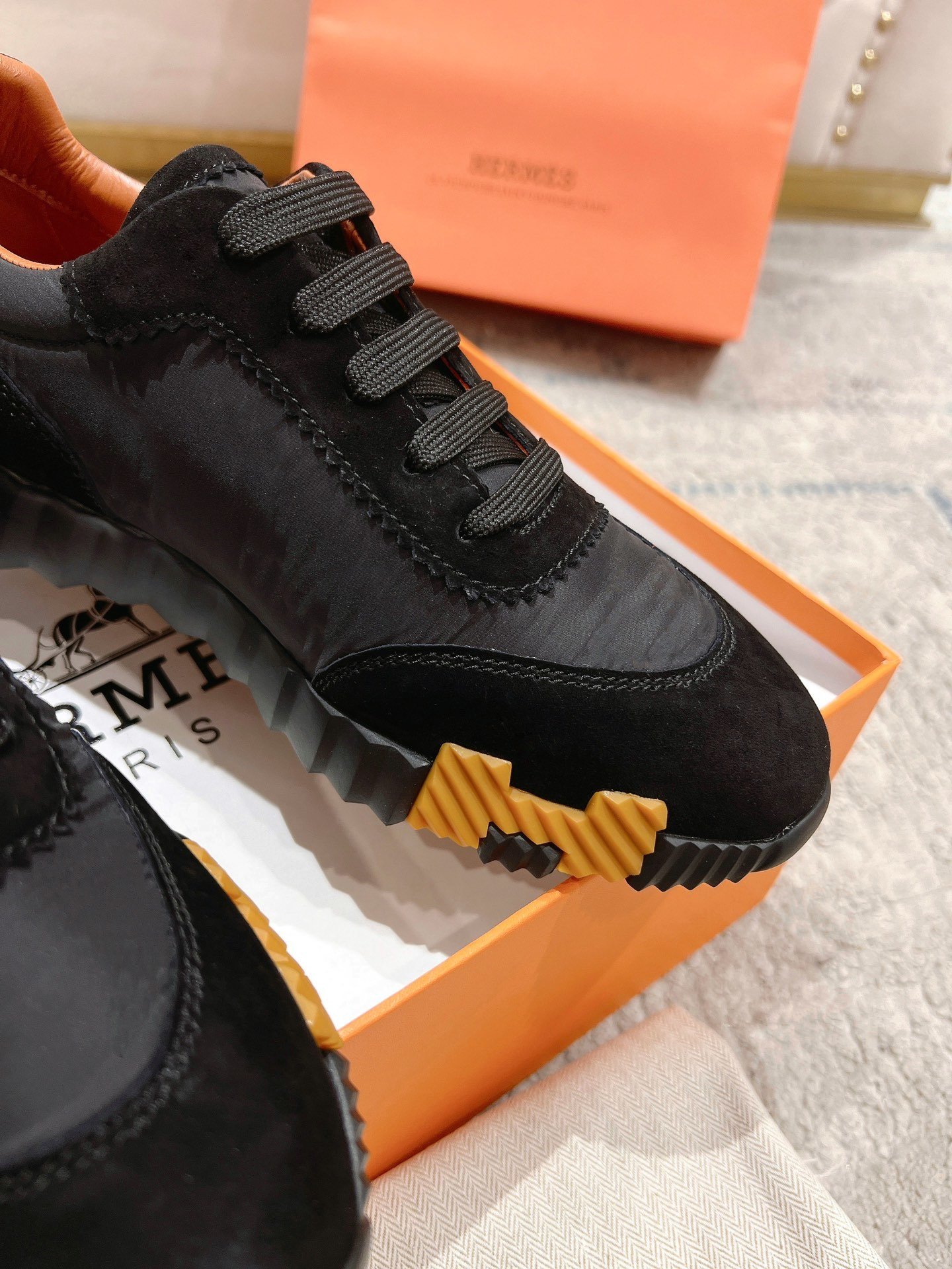 Hermes Bouncing Sneaker Black Honey - immagine 6