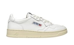 Medalist Low Sneakers In White Leather