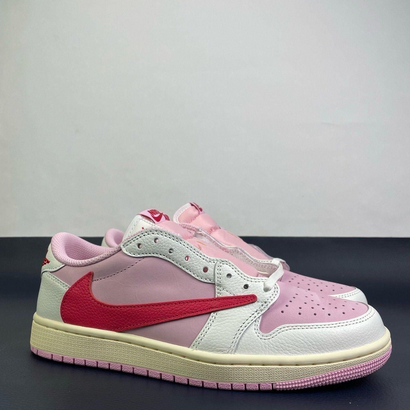 Jordan 1 Travis Scott Sail Tropical Pink - immagine 2