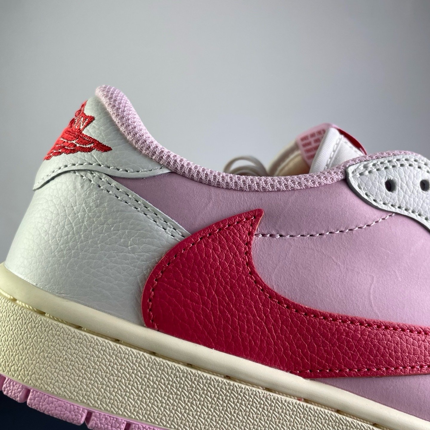 Jordan 1 Travis Scott Sail Tropical Pink - immagine 6