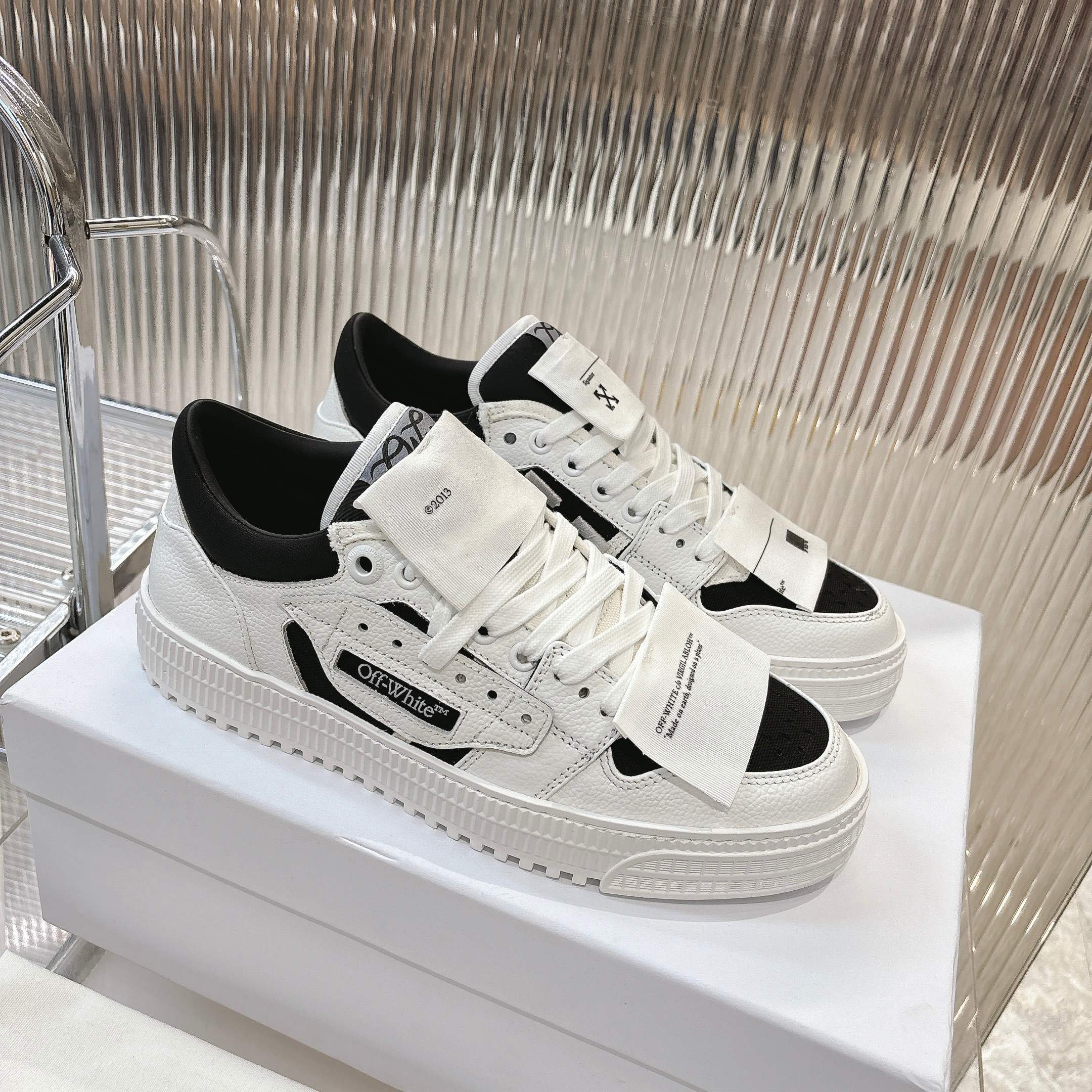 Off White 3.0 Off Court Low Black White - immagine 2