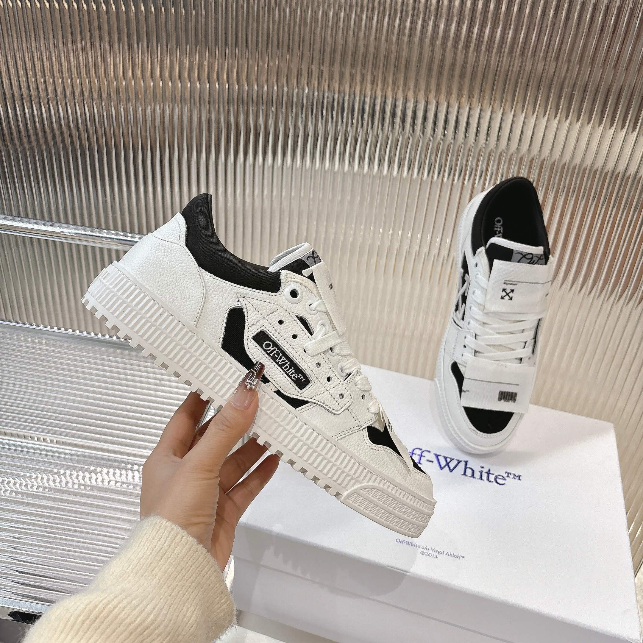 Off White 3.0 Off Court Low Black White - immagine 3