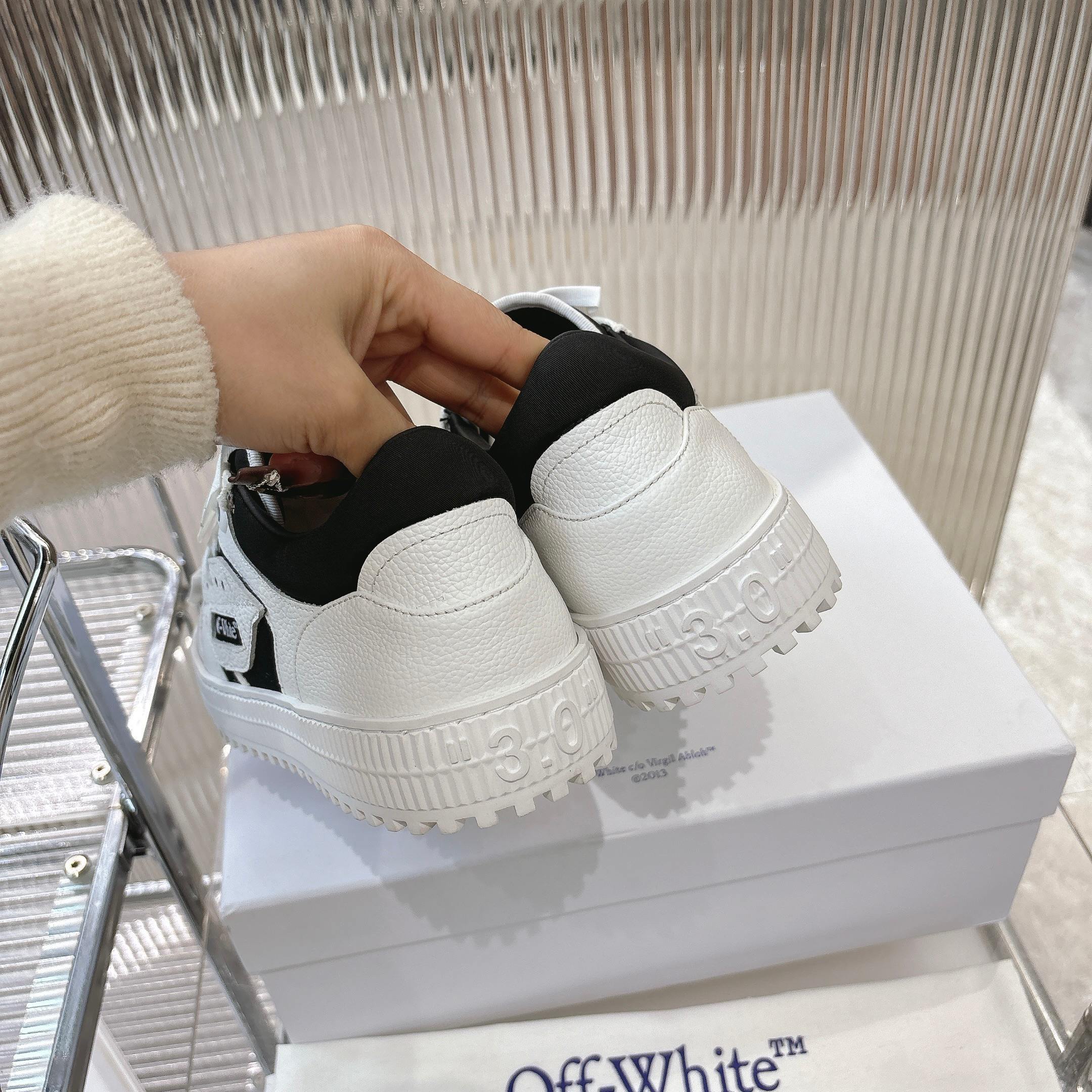 Off White 3.0 Off Court Low Black White - immagine 6